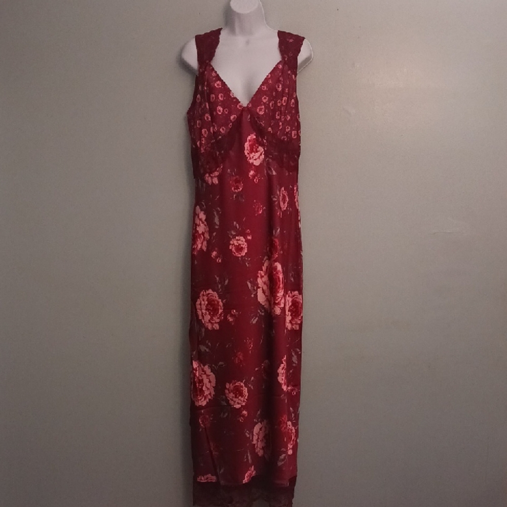 Avec Les Filles size 14 women's red floral midi slip style dress.
